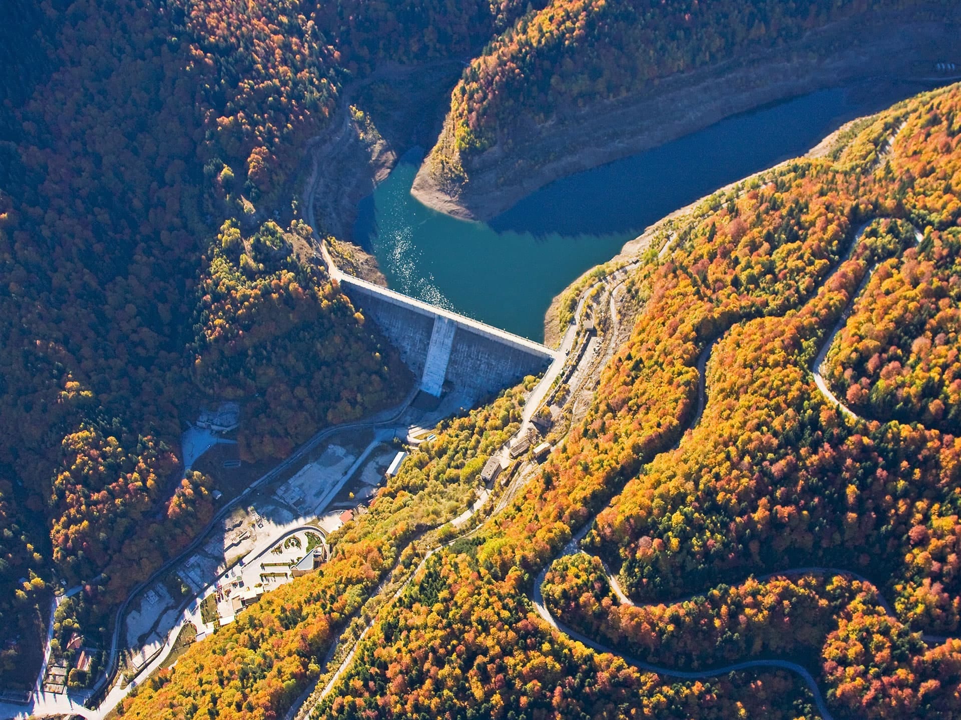 Hydropower reservoir and dam